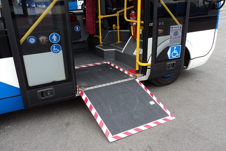 Transporte adaptado para personas con movilidad reducida (PMR)