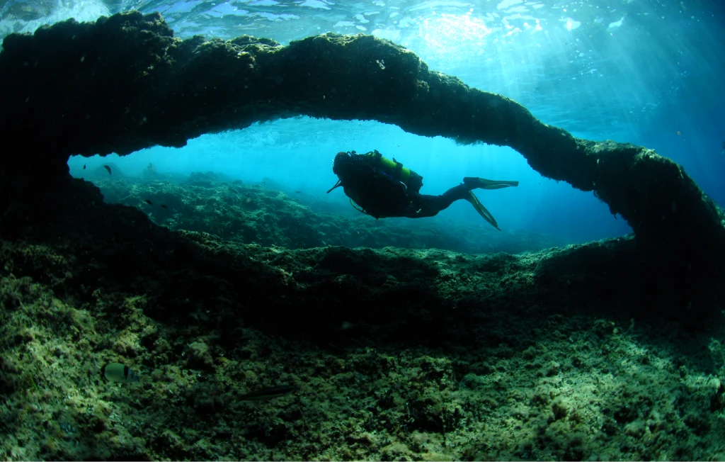 Las cuevas de Los Arcos: un espectáculo submarino