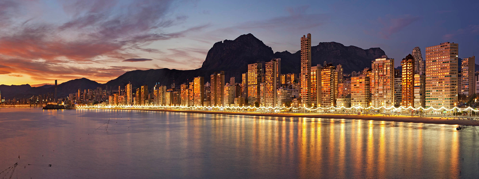 La próxima vez que pasees por Benidorm... ¡Levanta la vista y descubre la ciudad desde otra perspectiva!